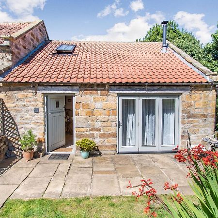 Cottage Anton Fylingdales Екстериор снимка